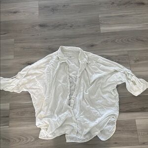 American Eagle Off-White Button-Up Shirt